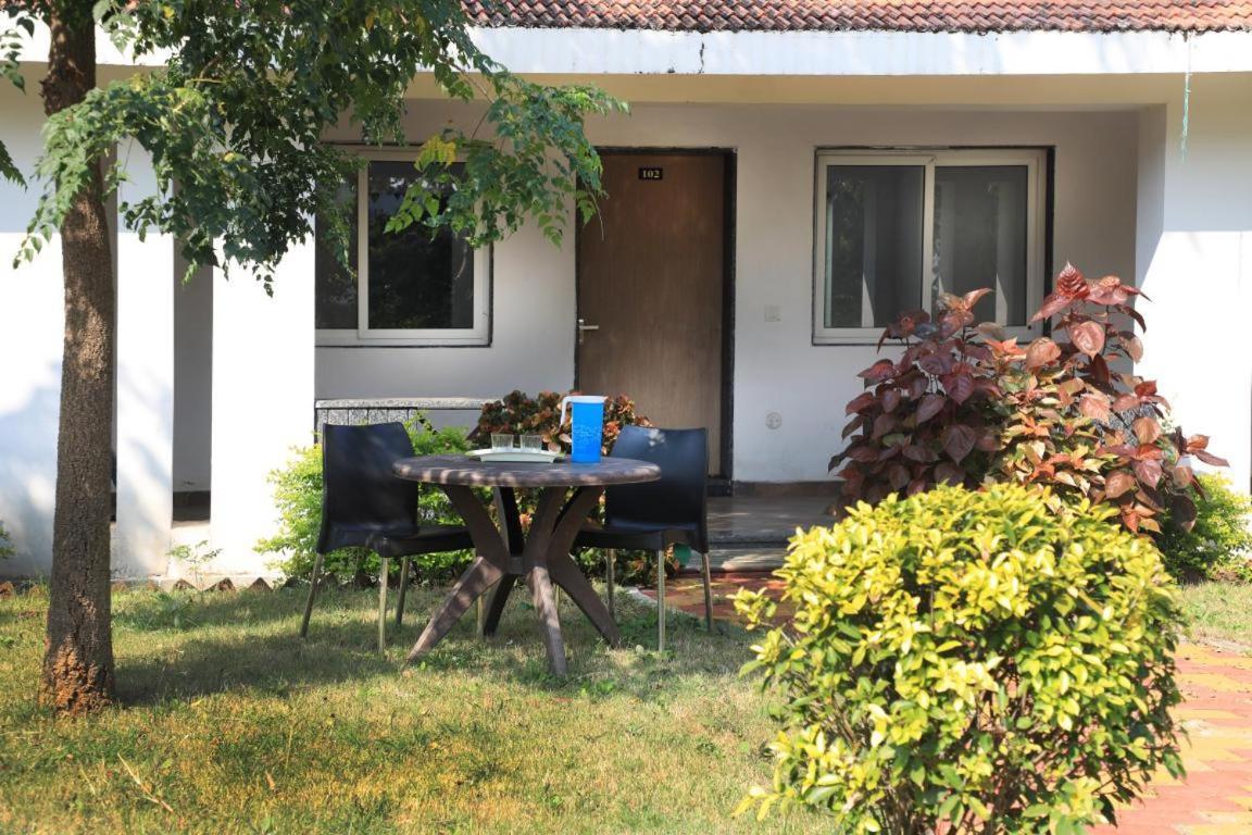 Nisarg Resort Dzsabalpur Kültér fotó